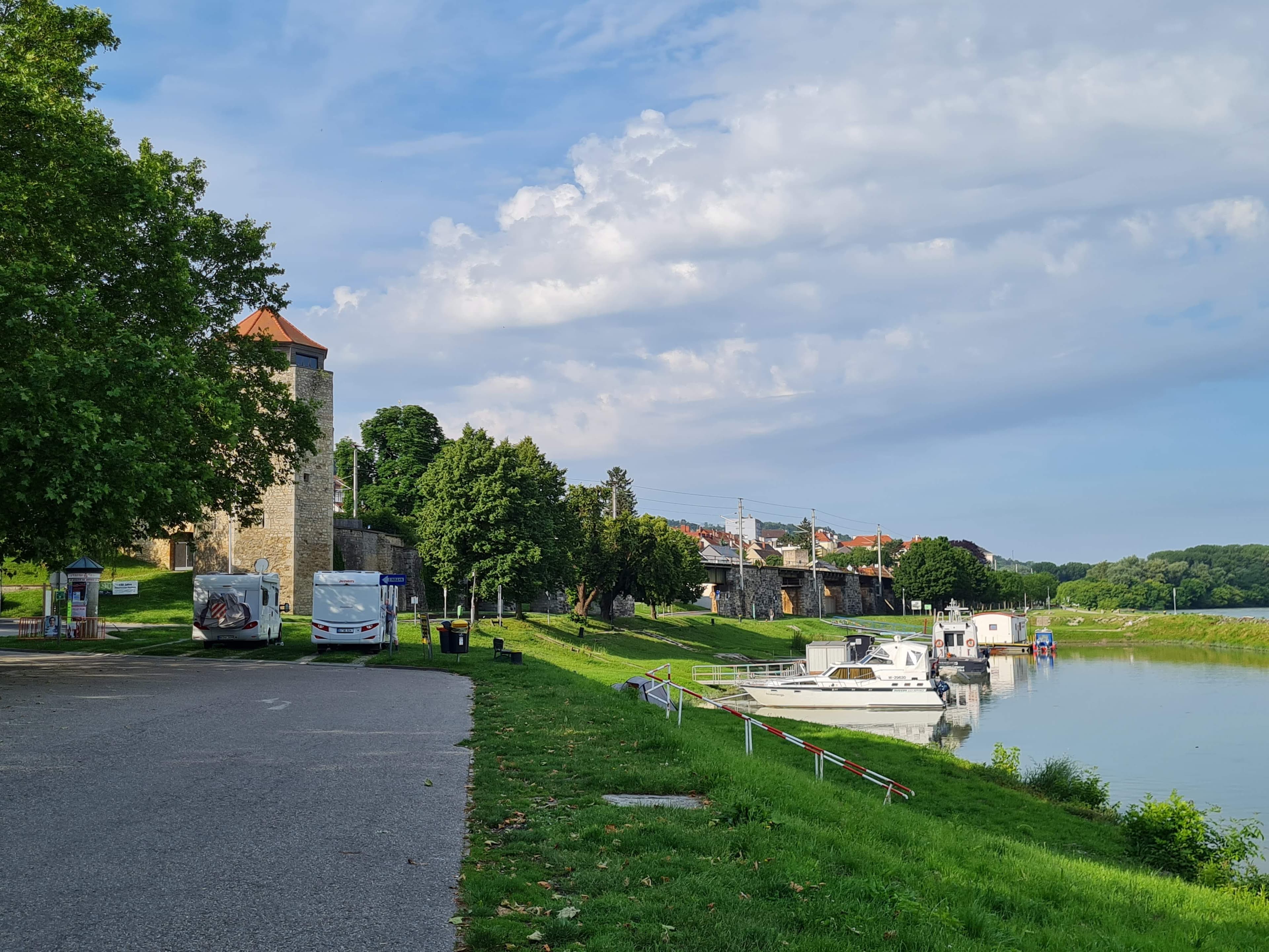 Jon Fosse Platz - Donauparkplatz